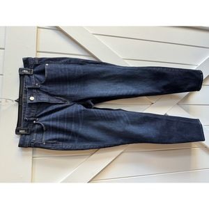 Size 10 High Rise Skinny Ankle Jean by White House Black Market 